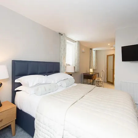Serviced Apartment